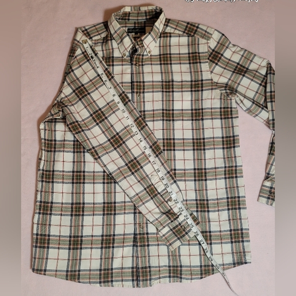 0841. Eddie Bauer ~ Men's ~ Plaid Button-Down Shirt ~ Large - Picture 7 of 12